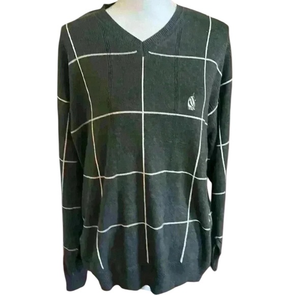 Nautica men’s long sleeve v neck sweater. Worn once gray with white stripes. L